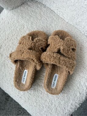 Steve Madden Tan Plush Shearling Slide Slippers